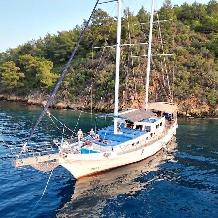 Beforelunch Cruise فتحية